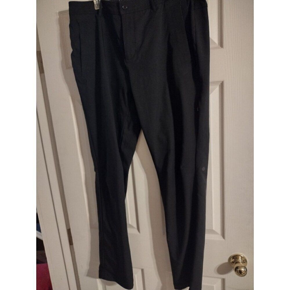 Lululemon Black Men's Commute ventilated Trouser Pants size 40